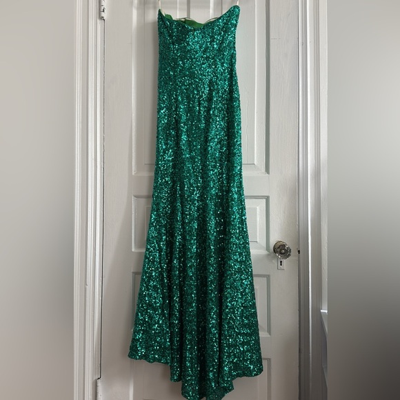 Tony Bowls Vibrant Green Sequin Prom Dress - Picture 3 of 9